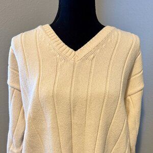 Men's Eddie Bauer Cream V-neck Sweater Like New